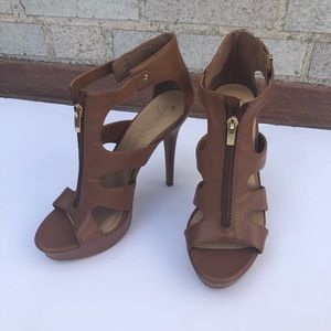 Jessica Simpson tan heels